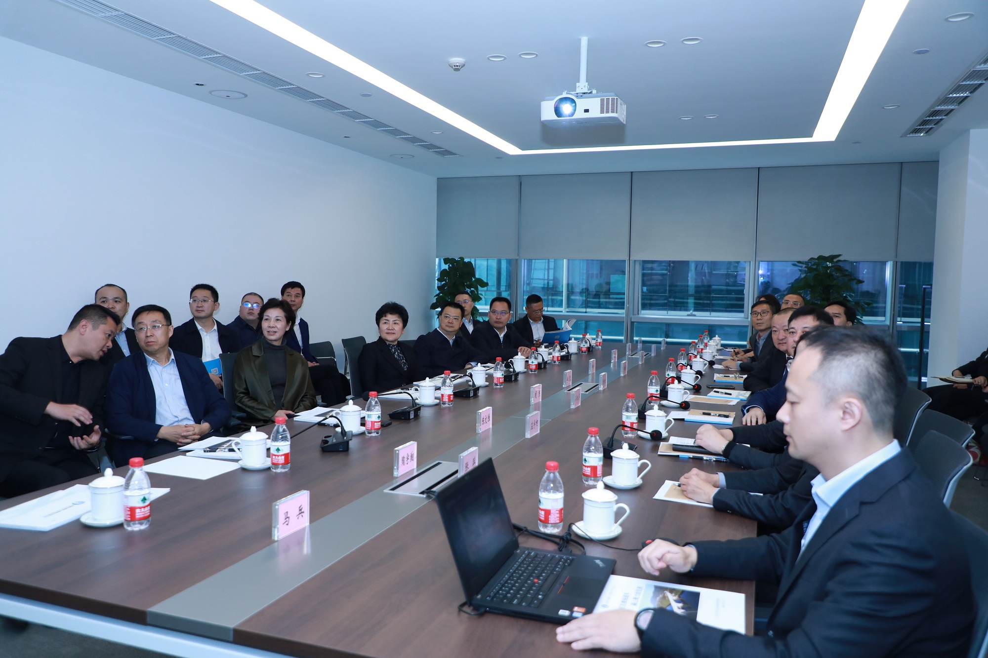 省人大常委会副主任、达州市委书记包惠莅临公司视察指导